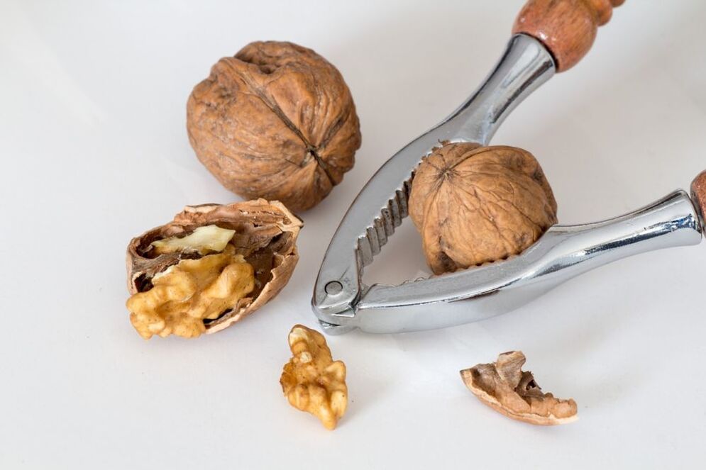 The use of walnut by men improves the quality of spermatozoa