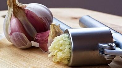The rules of using garlic to improve strong